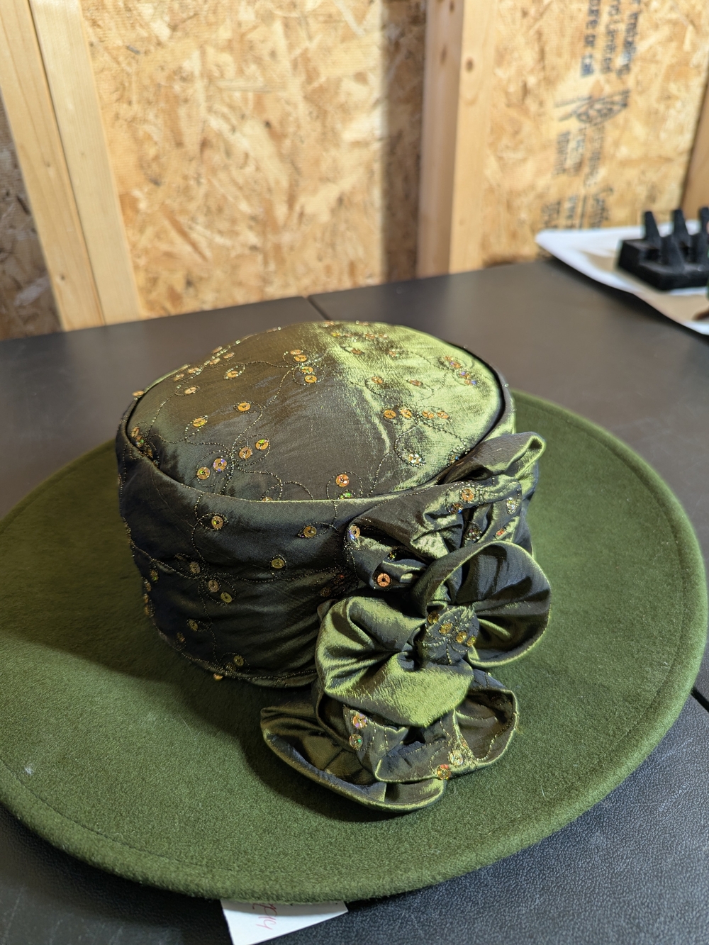 Green Floral Accent Wool Felt Hat - Women's Accessory